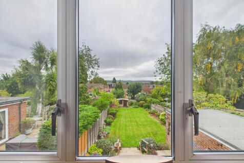 CAM02909G0-PR0498-STILL005