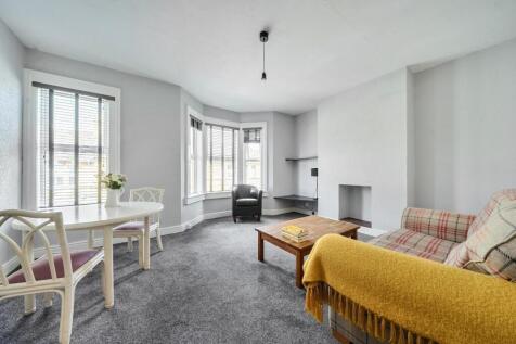 Living Room.jpg
