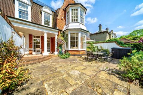 25044- 20 Arlington Drive_040.jpg