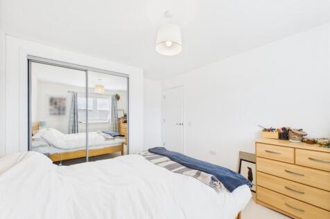 CAM03185G0-PR0104-STILL004