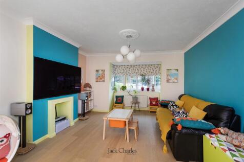 Hillingdon Avenue, TN13 3QT 003.jpg