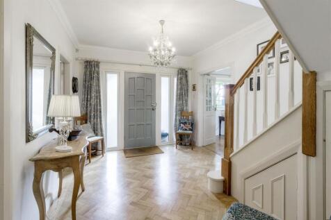 1 Knowle Hill, Hurley