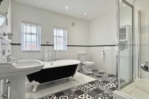 En-Suite To Master.jpg