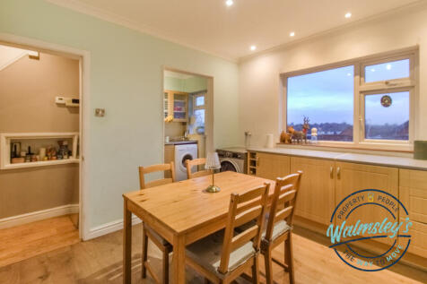 Dining towards Kitchen