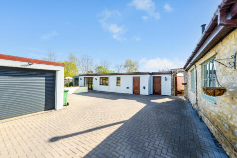 Garage & Parking