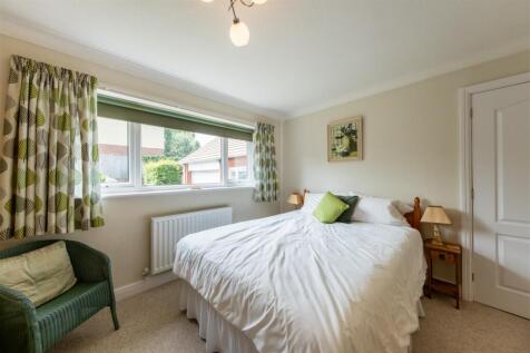 9 Orchard Dene-023.jpg