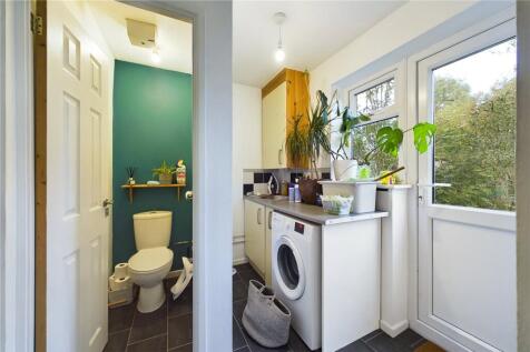 Utility Room & Wc