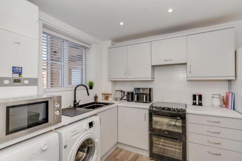 KITCHEN AND DINER/LIVING ROOM