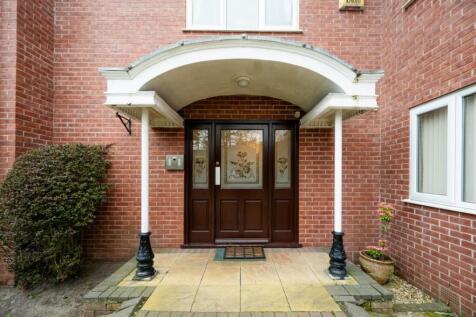 3 Bedroom Flat in PR8 2SW