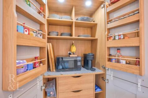 19 Westminster Drive (11).jpg