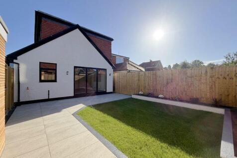 Beautifully Landscaped Rear Garden