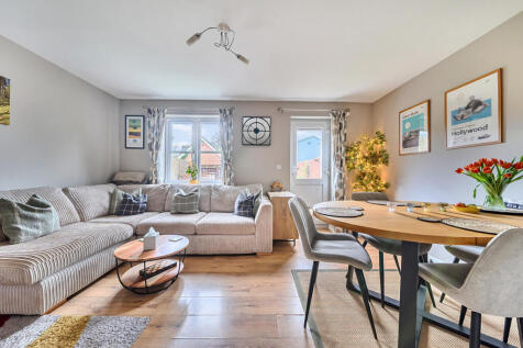 Sitting/Dining Room