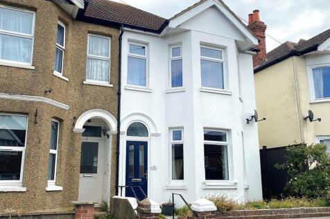 18 Cambridge Rd - Front.jpg