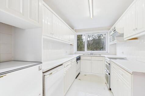 CAM05526G0-PR0074...