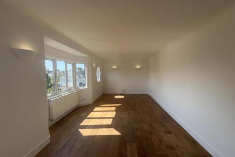 La brand newly decorated 3 double bedroom flat spanning over the first and second floors. Offering approx. 1,000 sq ft the property boasts a spacious reception room with plenty of natural light, a sep