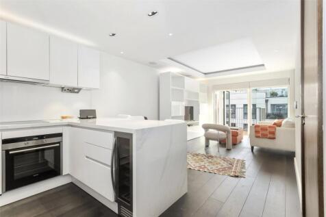 Kitchen / Reception