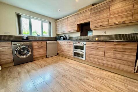 Fitted Breakfast / Dining Kitchen: