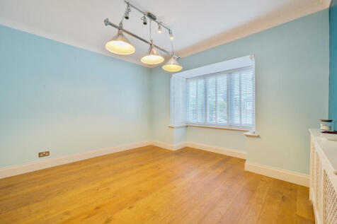 1353164-9-68e8e2a...