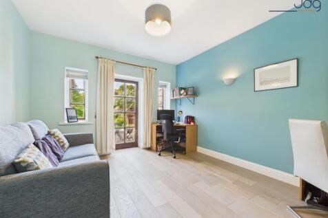 Downstairs Double Bedroom/Office