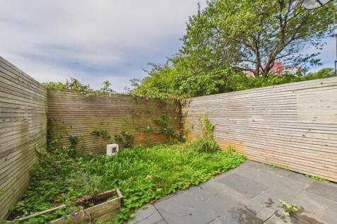 CAM01530G0-PR0496-STILL027.jpg