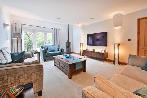 15 Manland Ave-5.jpg