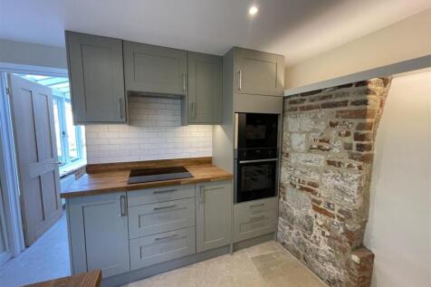 KITCHEN 1.jpg