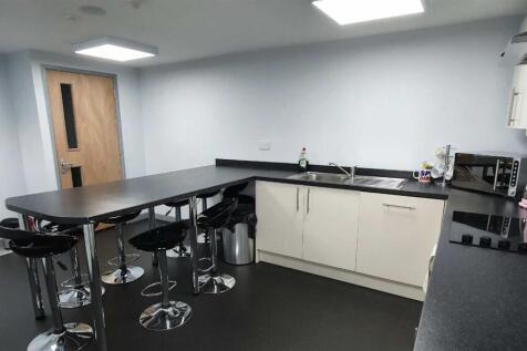 COMMUNAL KITCHEN