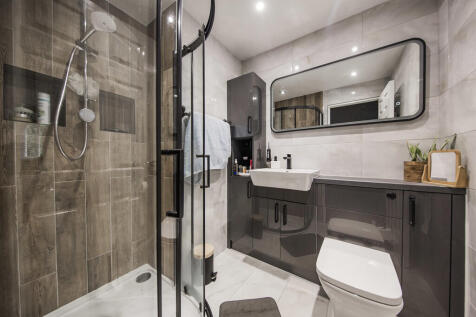 En Suite Shower