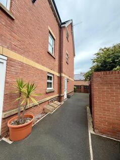 2 bed flat/apartment for rent in SWAN HOUSE, ASHBROOKE, SUNDERLAND SOUTH, SR2