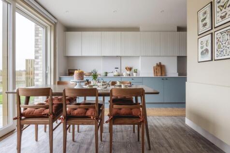 Kitchen / Dining