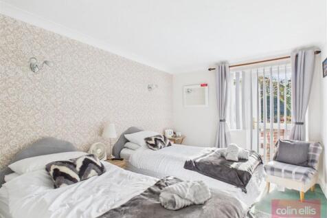 Guest Room.jpg