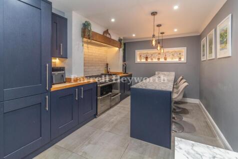 Kitchen image 6