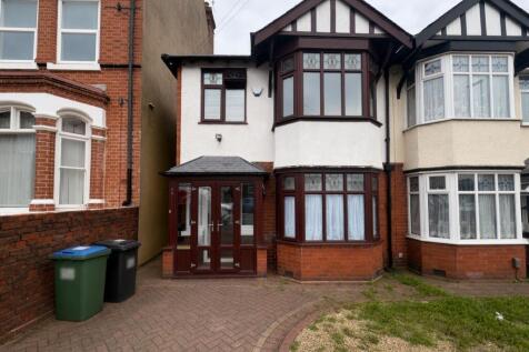 3 bed semi-detached house for rent in Hill Top, West Bromwich