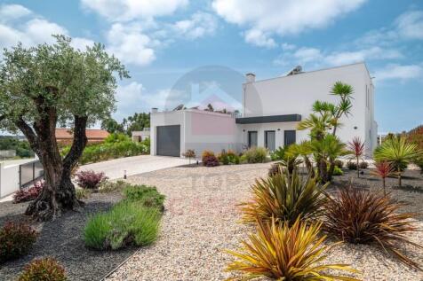 villa in Nadadouro