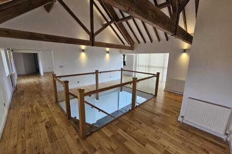 First Floor Galleried Landing