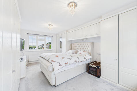 CAM01354G0-PR0558-STILL017