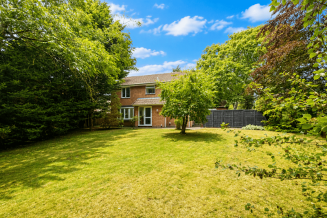 4 bedroom House for sale in Woodland Setting