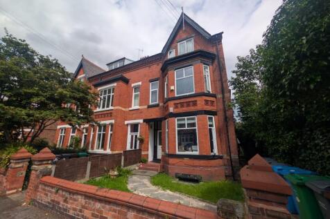 1st floor Studio Apartment features, Bedroom/Lounge with sofa, built in wardrobes, Double bed & wall mounted TV. Separate kitchen with oven & gas hob. Bathroom with bath and over bath shower. Great lo