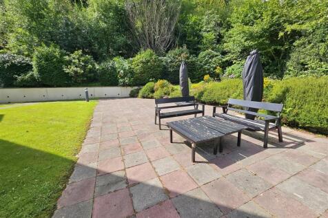 Communal Seating Area.jpg