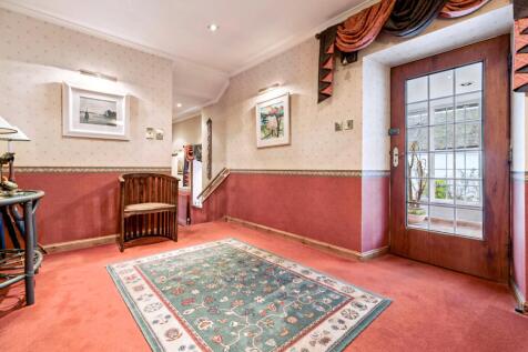 4 bed, 4 bath Detached in Glasgow - Photo 14