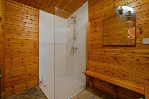 8 bed, 5 bath Detached in Sheffield - Photo 45