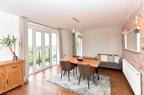 LIVING/FAMILY/KITCHEN