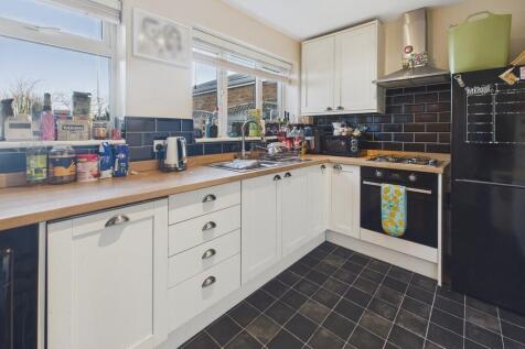 CAM04273G0-PR0221...