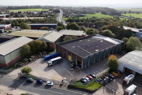 Distribution Warehouse to rent in morley