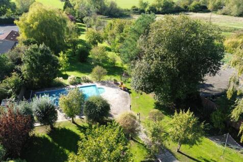 Whitegates - gardens.JPG