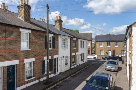 Two double bedroom furnished Alberts cottage