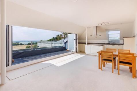 Kitchen/ Living Room