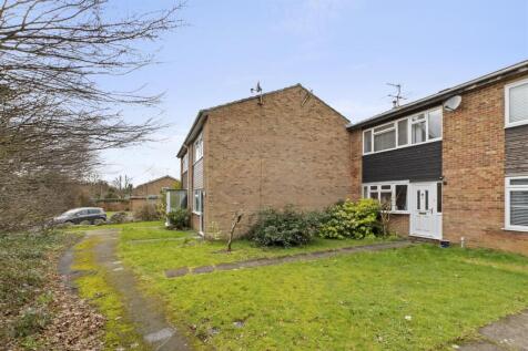 7 Cypress Walk, HP15 7RF-15.jpg