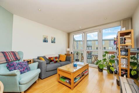 ** Zero Deposit Guarantee Available **
*ONE BED APARTMENT *FURNISHED* *AVAILABLE AUGUST*
*ZERO DEPOSIT GUARANTEE OPTION AVAILABLE*