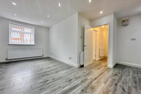 KITCHEN/LOUNGE/DINER